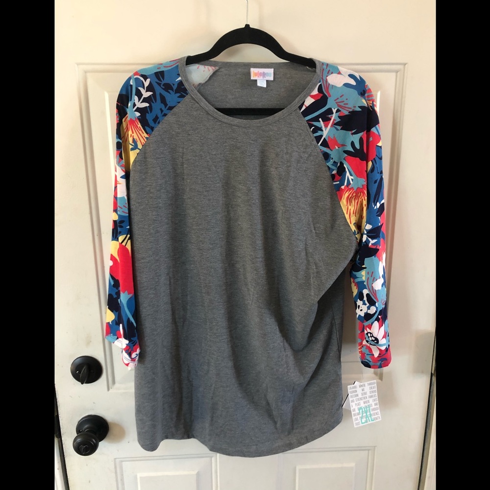 NWT LuLaRoe Randy Tee